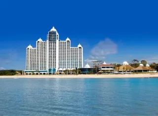 Vista general del hotel Westin, en playa Bonita, miembro de Apatel.