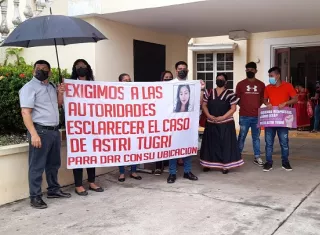 En la imagena, familiares de Astri Tugrí.