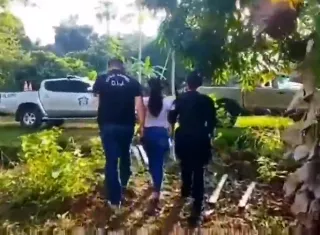 La mujer fue conducida por las autoridades.