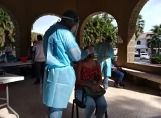 Todavía se siguen aplicando las pruebas de hisopado en distintas policlínicas y centros de salud a nivelnacional.