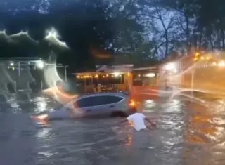 La lluvia causó el desbordamiento del Río David, conocido como Risacua.