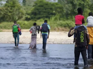 El 43 % de los niños y adolescentes expresaron su preferencia quedarse en su país.