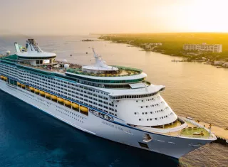 De acuerdo a la directora de Inversiones Turística, Thaysie Gómez, se tiene la confirmación que el último trimestre atracarán 44 cruceros.