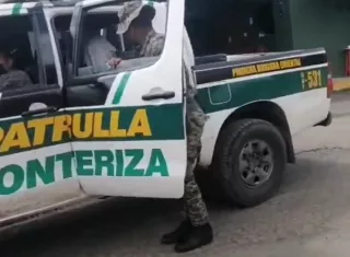 La mujer de nacionalidad costarricense, fue ubicada en flagrancia por unidades del Senafront conduciendo el vehículo de la víctima.