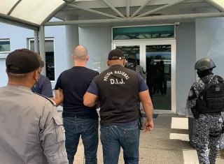 Un juez legalizó la extradición del extranjero y ordenó que esta fuera hecha efectiva.