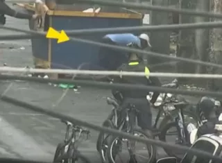 Unidades de  la Policía Nacional lograron detener al sujeto agresivo. 