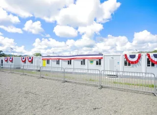 Estación temporal de recepción de migrantes irregulares, ubicada en San Vicente.