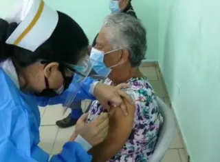 Las vacunas estarán disponibles en Centros de Salud desde el jueves 5 de enero. Foto: Archivo Ilustrativa