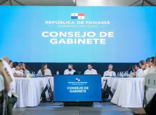 En Consejo de Gabinete fue celebrado en los terrenos adyacentes al edificio de la Administración del Canal de Panamá.