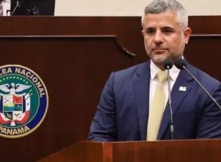 La denuncia contra el ministro del MOP, Rafael Sabonge, fue presentada por el abogado Abdiel González.