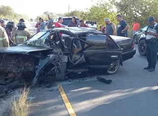 El conductor del vehículo murió, luego de quedar atrapado detrás del volante. Foto: Alexander Santamaría