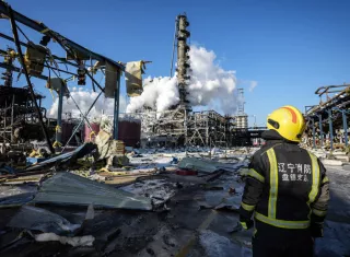 China ordenó esfuerzos de búsqueda y rescate tras la explosión de una planta química en la provincia nororiental de Liaoning. EFE