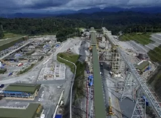 De cesar las operaciones comerciales de la mina por un año, el país podría dejar de producir hasta 4,683 millones de dólares. Foto / Galería.