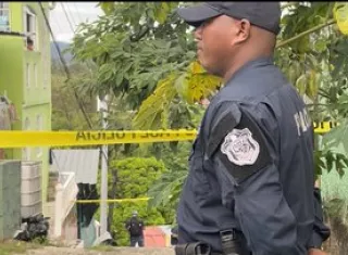 Escena del homicidio ocurrido ayer en el sector de La Invasión.