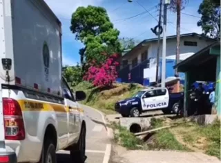 El menor murió en los brazos de su madre, en al parada de buses próxima al centro de salud.