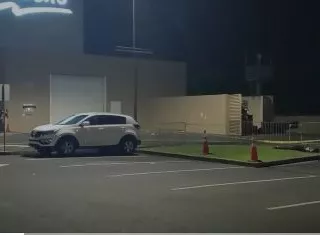 Un agente de seguridad del centro comercial le dio de baja a uno de los delincuentes. 