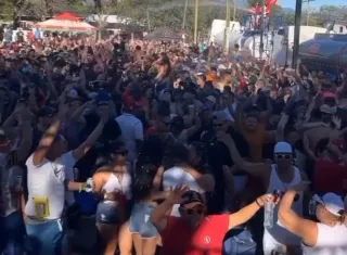 Artistas en tarima y reconocidos Dj's cerraron este martes los carnavales en Dolega.