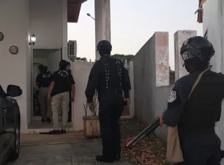  Los funcionarios del MP y la Policía Nacional efectuaron 3 diligencias de allanamiento en la búsqueda de los cuatro indiciados.