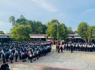 En la provincia de Chiriquí más de 112 mil estudiantes, en más de 424 centros educativos particulares y públicos iniciaron clases este lunes.