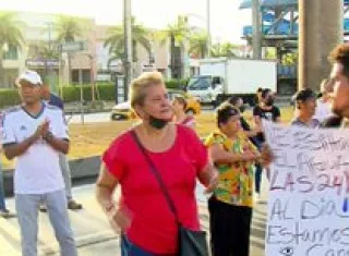 Protesta de la comunidad de Villa Esperanza, San Miguelito, por falta de agua.