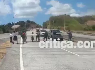 Toda una comunidad unida por el caso de Aderlyn. (Fotos-Videos: Landro Ortíz)