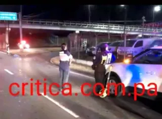 Escena del fatal accidente en vía Transístmica.  (Foto-Video: Alexander Santamaría)