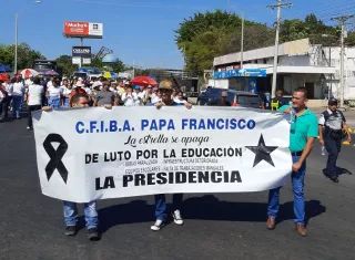 Los acudientes indicaron que esperan el viernes recibir las respuestas a la necesidad de la compra de insumos y equipos, principalmente para los laboratorios de ciencias, informática e idiomas.
