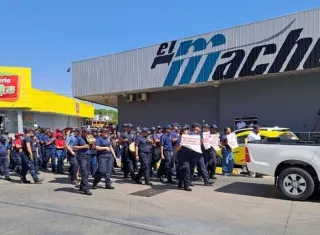 En Chitré, los bomberos realizaron una concentración y posteriormente una caminata.