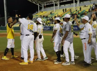 El equipo de Bocas del Toro lidera la tabla de posiciones del Campeonato Nacional de Béisbol Mayor con marca de ocho triunfos y dos derrotas. Foto: @ligabocasbeisbol