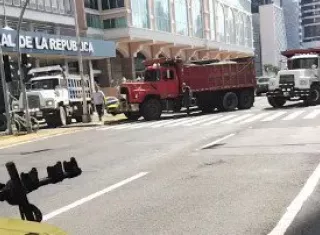 Se estacionaron frente a la sede de la Contraloría General.