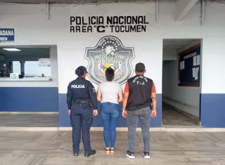 Las autoridades recuperaron varios recibos de una casa de empeño.