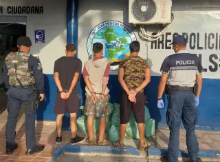 Capturan a 3 asaltantes.