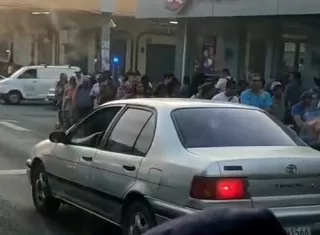 Pareciera que los autobuses existentes ya no se dan a basto para suplir la demanda en el servicio.