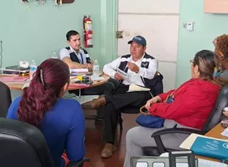 La defensoría del Pueblo tuvo una reunión con la dirección del plantel y la docente implicada en este caso.