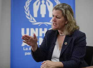 La Alta Comisionada Adjunta para los Refugiados (ACNUR), Kelly Clements, habla durante una entrevista con EFE hoy, en Ciudad de Panamá (Panamá). EFE