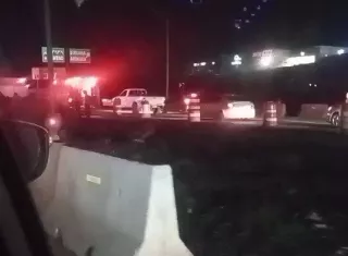 Escena del accidente de tránsito ocurrido en horas de la madrugada de hoy, viernes.