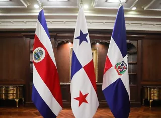 os Gobiernos de Costa Rica, Panamá y República Dominicana, son los fundadores de la Alianza para el Desarrollo en Democracia.