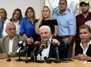 Ricardo Martinelli realiza su primera conferencia como candidato oficial de Realizando Metas. 
