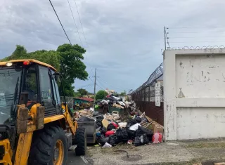 El municipio de San Miguelito adelanta un operativo de recolección de basura.