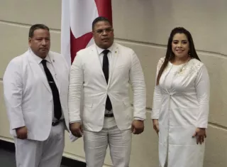 Los diputados Vargas, Torres y Cano, miembros directivos de la Asamblea. (Foto:Víctor Arosemena)