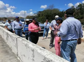 Unas 17 comunidades en la calle