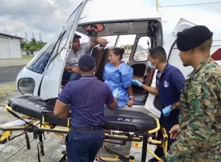 A las personas auxiliadas "se les apoya con el traslado hacia las estaciones de recepción migratoria y se les ofrece atención médica".