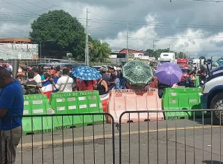  Los manifestantes señalaron que en este momento no hay un control en Costa Rica.