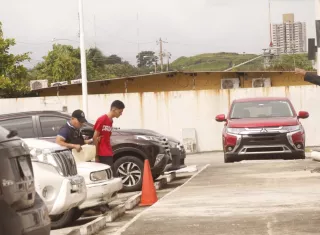 El joven de 19 años se entregó a las autoridades el martes. 