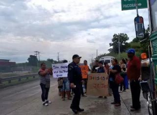 Residentes de San Diego, una de las comunidades que no tienen agua.  (Foto:Archivo)