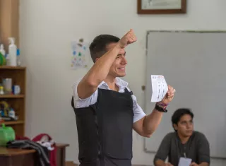 Candidatos votan con chalecos antibalas 