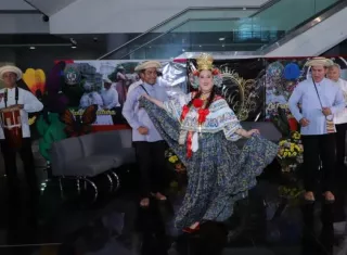 S.M. María Milagros Escobar González, Señorita 10 de noviembre.