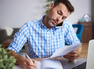 Algunas personas normalizan el estrés laboral causado por trabajar bajo presión. Foto ilustrativa / Freepik. 