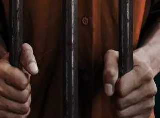 Tras cometer los delitos, el hombre fue retenido y después presentado ante un juez de garantías.