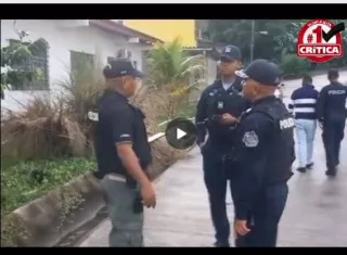 Los hombres ingresaron a la casa disparando 